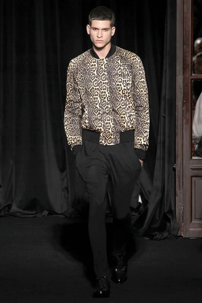 Look 33